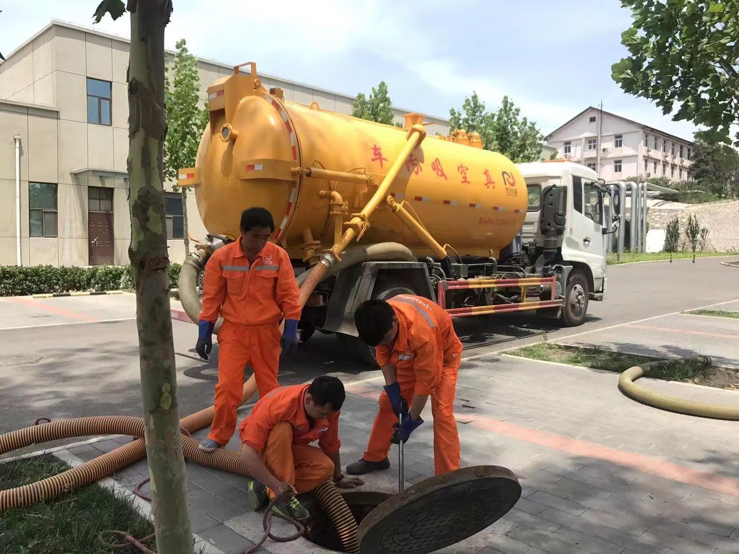 郧阳化粪池清理与5-8吨吸粪车施工效率分析